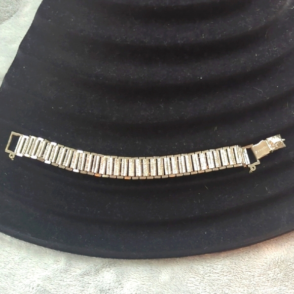 Vtg SARAH COVENTRY Party Pastels Bracelet, Silvertone, Multi Color Stones - Picture 3 of 7